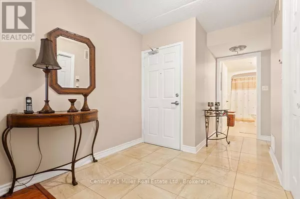 Oakville (ga Glen Abbey), ON L6M4N1,1450 Bishops Gate #111