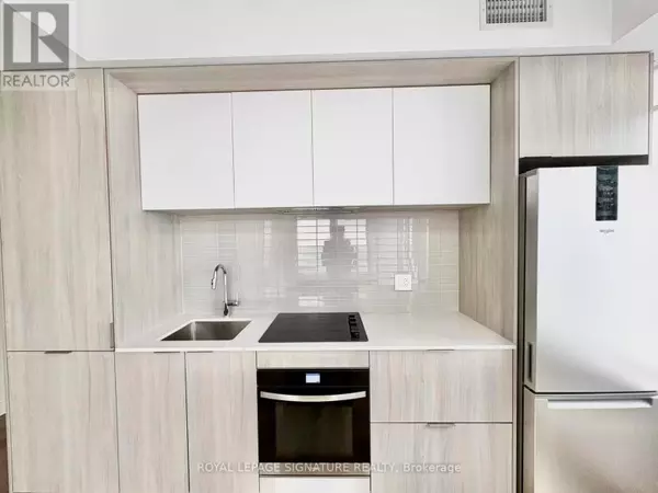 Mississauga (city Centre), ON L5B0P6,395 Square One DR #3508