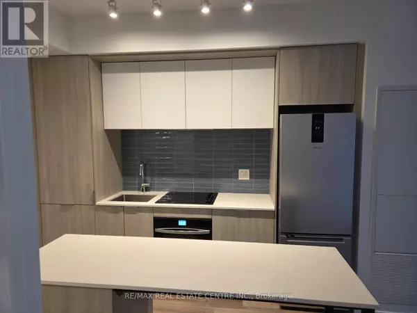 Mississauga (city Centre), ON L5B0P6,395 Square One DR #3307