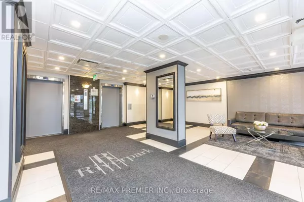 Toronto (west Humber-clairville), ON M9W6T4,600 Rexdale BLVD #907