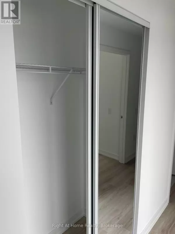 Mississauga (city Centre), ON L5B0P6,395 Square One DR #4103