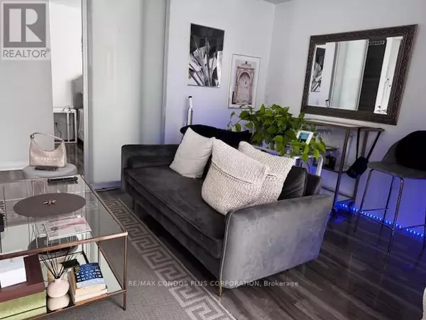 Toronto (mimico), ON M8V0C5,60 Annie Craig DR #405