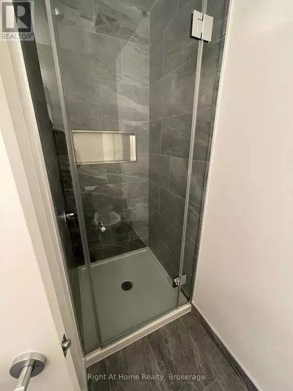 Mississauga (city Centre), ON L5B0P6,395 Square One DR #3905