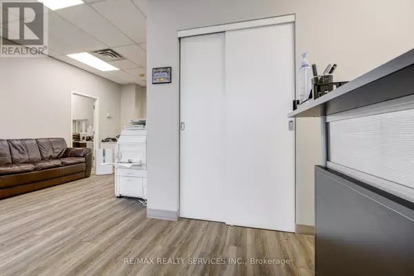 Mississauga (gateway), ON L5T2M9,6660 Kennedy RD ##14