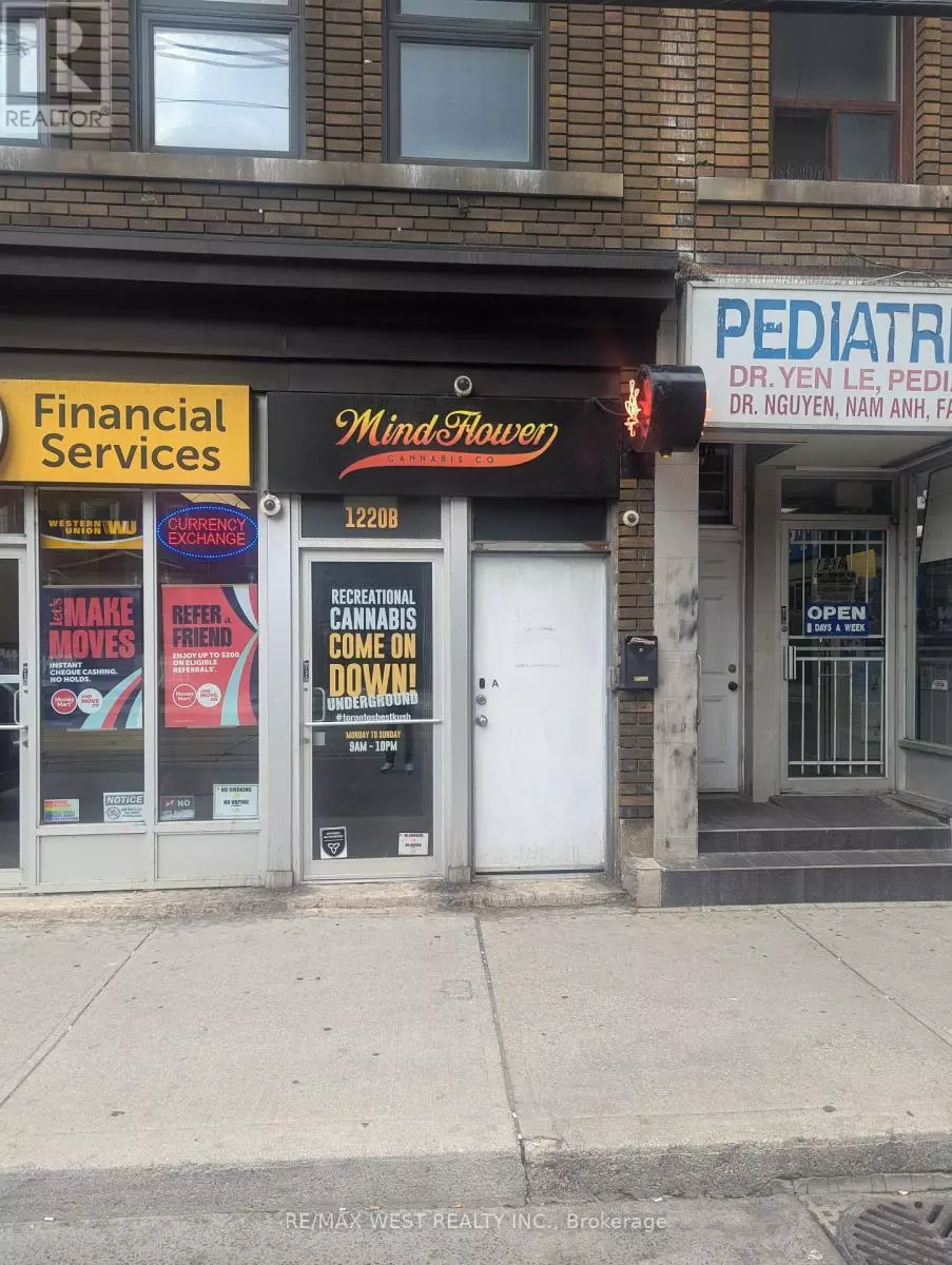 Toronto (south Parkdale), ON M6K1G4,1220 King ST West #B