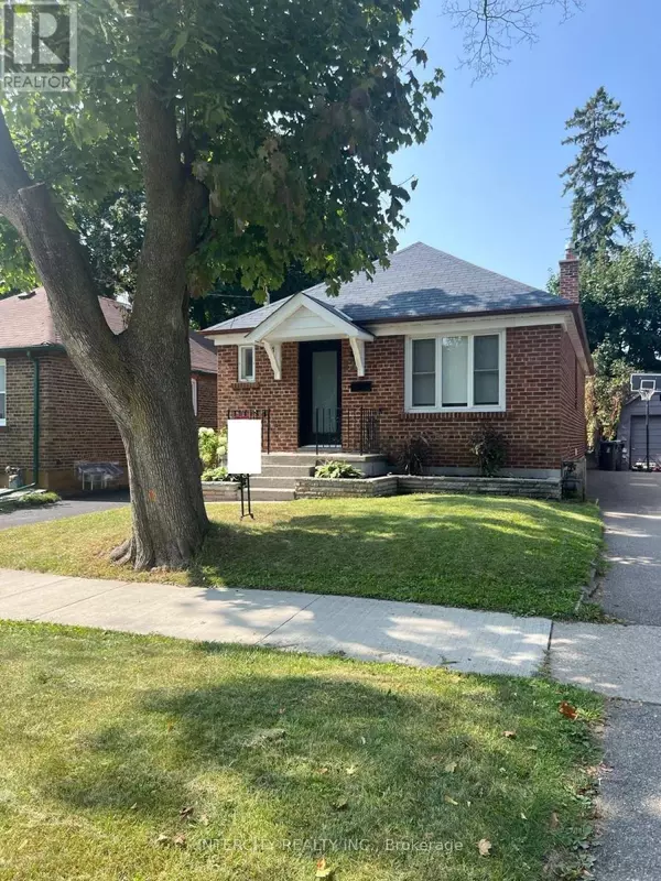 32 ROTHSAY AVENUE, Toronto (stonegate-queensway), ON M8Z4M3