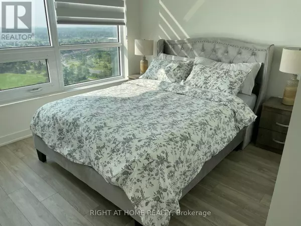 4677 Glen Erin DR #1704, Mississauga (central Erin Mills), ON L5M2E3