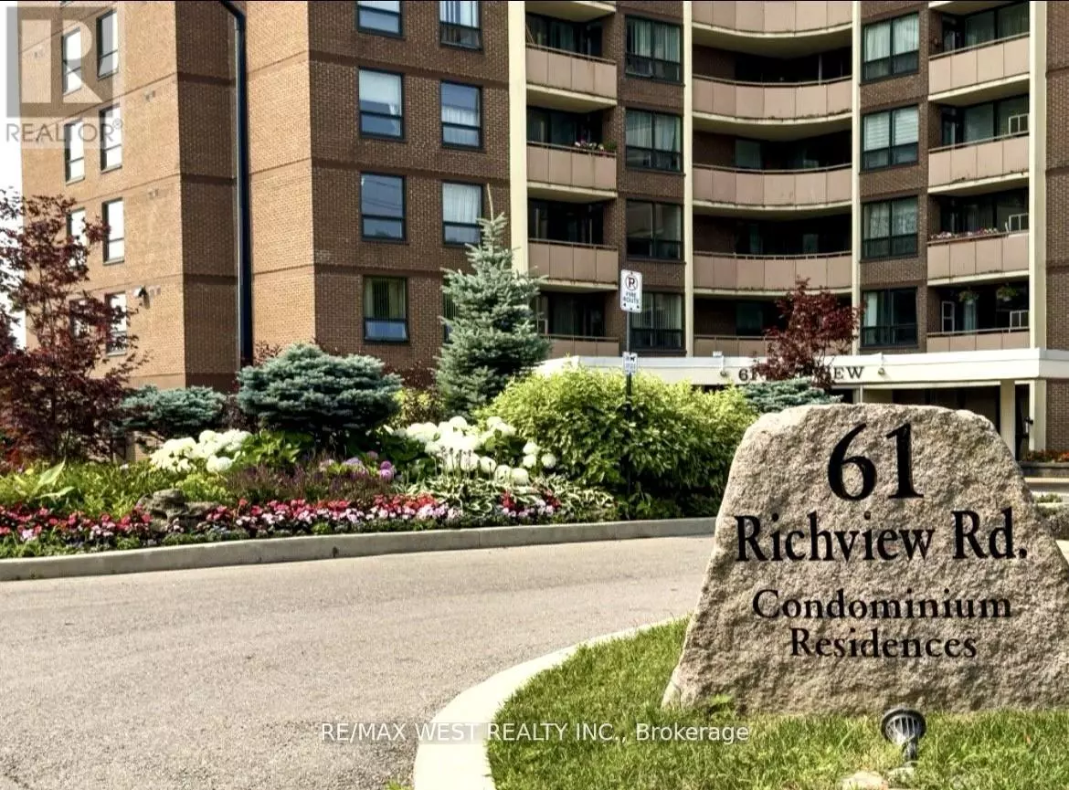 Toronto (humber Heights), ON M9A4M8,61 Richview RD #401