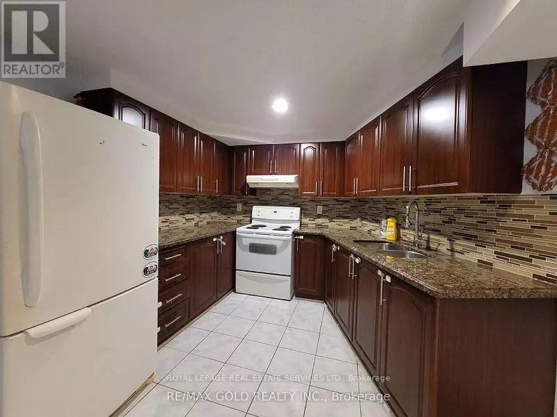 323 Winfield TER #Bsmt, Mississauga (hurontario), ON L5R1N6