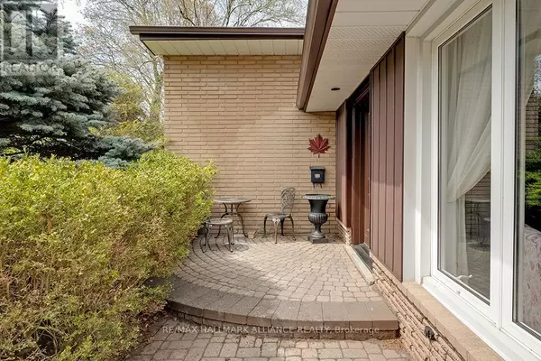 Oakville (bronte East), ON L6L4K4,141 WOODHAVEN PARK DRIVE