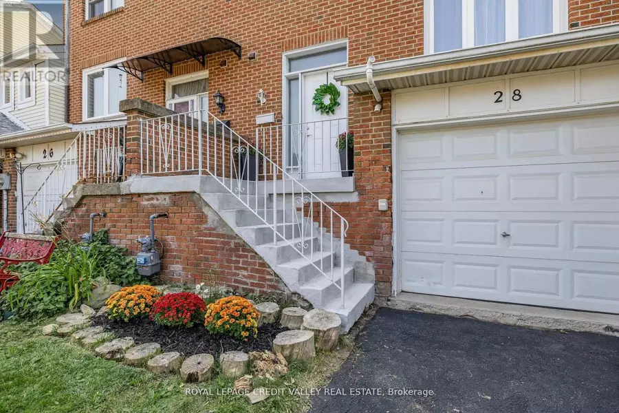 28 KINCAID COURT, Brampton (heart Lake West), ON L6Z1E4