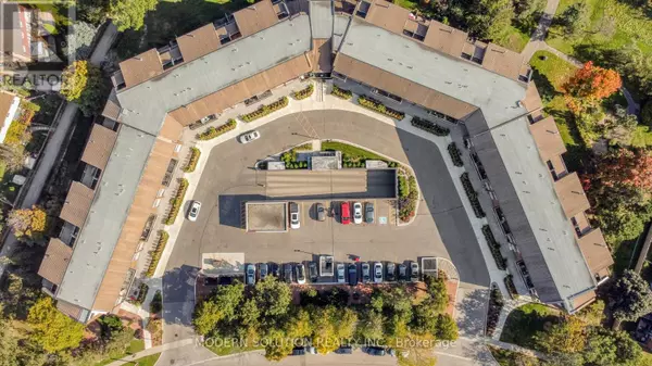 Mississauga (erindale), ON L5C3Z5,1000 Cedarglen Gate #518