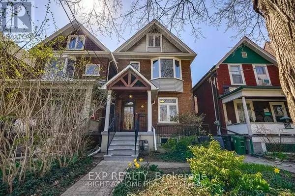 Toronto (dovercourt-wallace Emerson-junction), ON M6H3G1,162 Bartlett AVE #1-Main