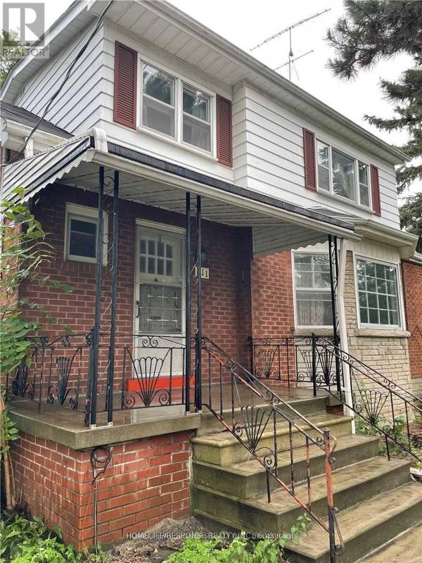 211 BERING AVENUE, Toronto (islington-city Centre West), ON M8Z3A4