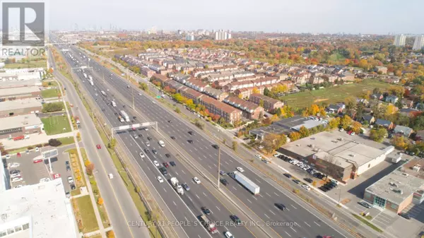 Toronto (downsview-roding-cfb), ON M3L1G5,63 Torbarrie RD #01