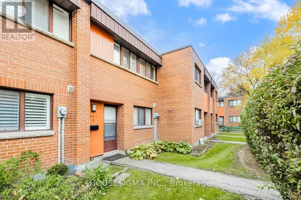 Toronto (black Creek), ON M3N2P2,351 Driftwood AVE North #3