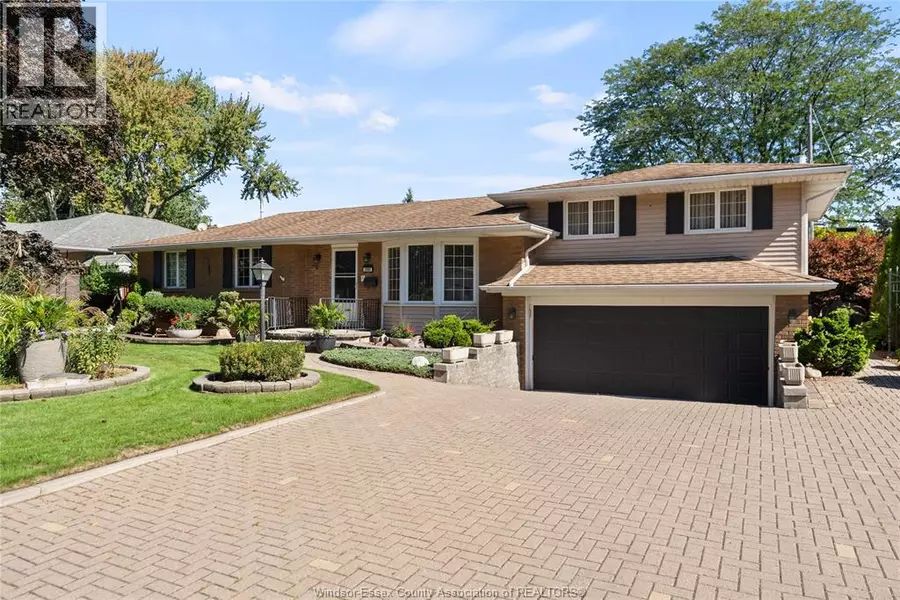 2890 MARK AVENUE, Windsor, ON N9E2W7