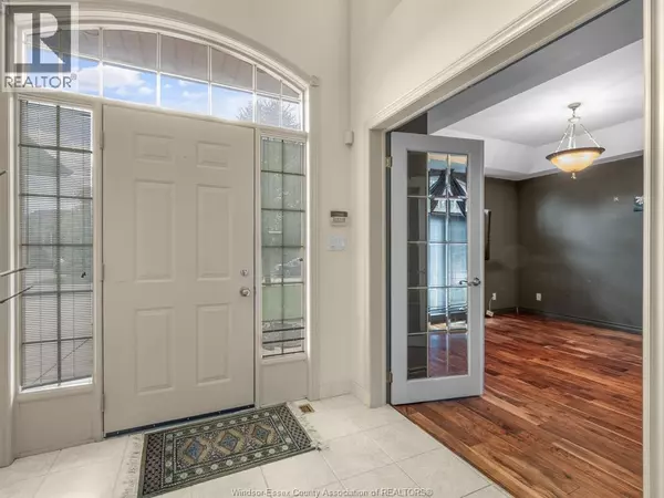 Windsor, ON N9G2R2,922 LAKE SHORE DRIVE