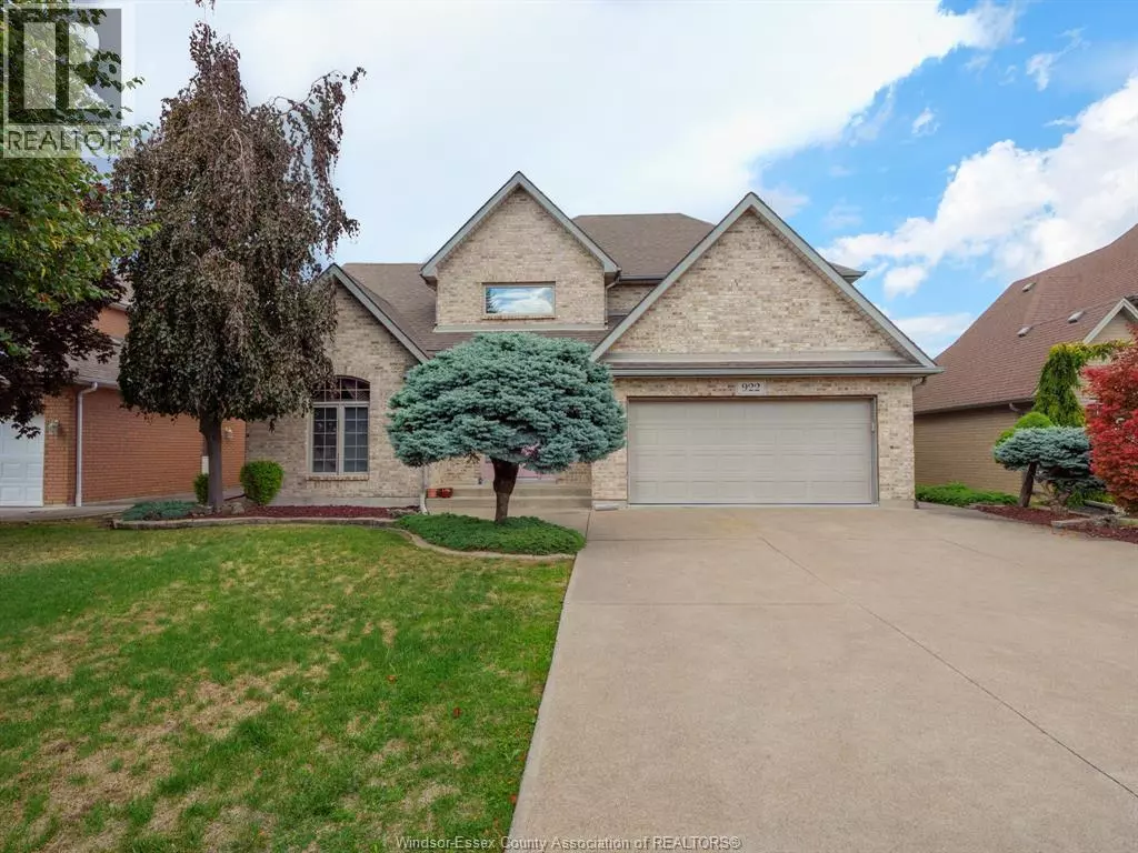 Windsor, ON N9G2R2,922 LAKE SHORE DRIVE