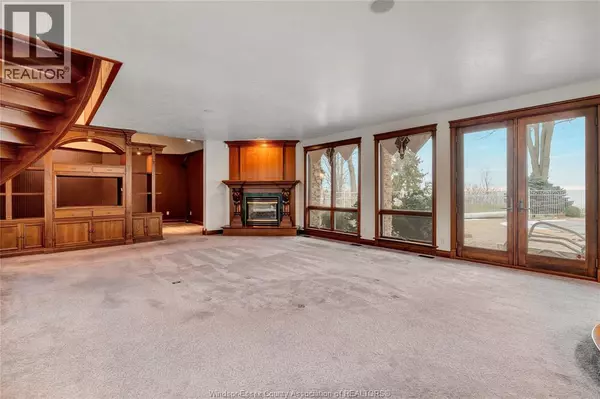 Kingsville, ON N9Y2M3,1275 SEACLIFF DRIVE