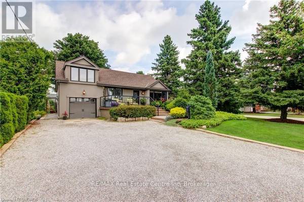 8494 20 ROAD E, Hamilton, ON L9B1H6