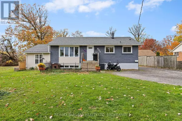 1 WOODSIDE DRIVE, Port Colborne (877 - Main Street), ON L3K5G9