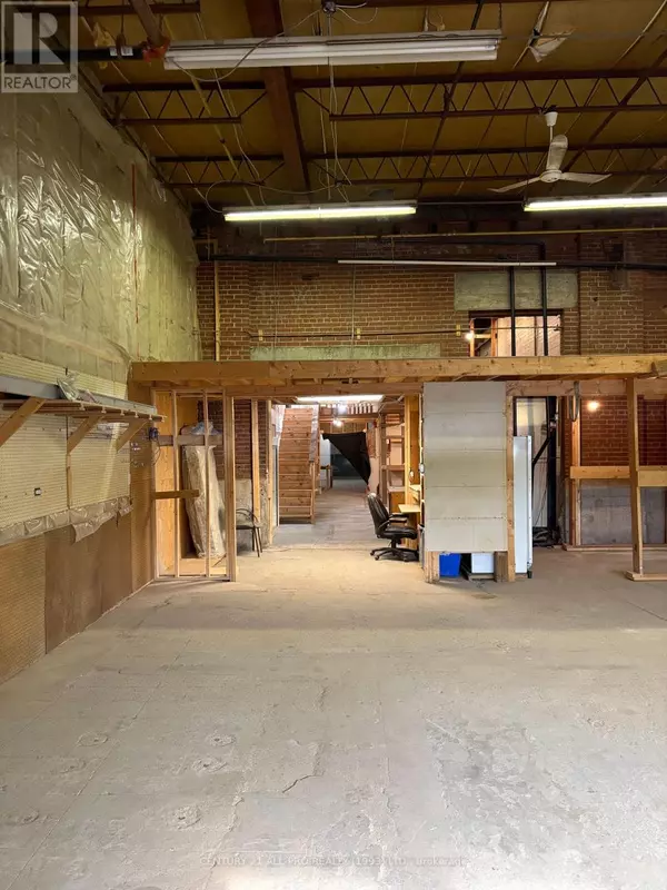 Cobourg, ON K9A3A5,609 WILLIAM ST #9B