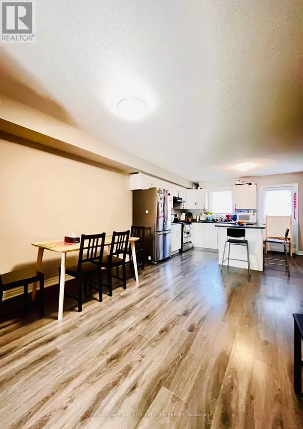 Niagara Falls (219 - Forestview), ON L2H0M6,6118 Kelsey CRES #37