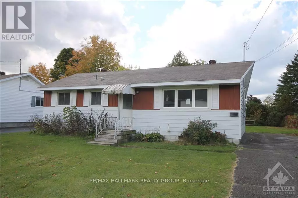 Smiths Falls, ON K7A4P5,52 LAVINIA STREET