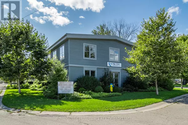 Gananoque, ON K7G3A6,60 Mill ST #Ground