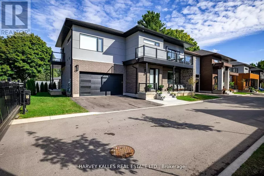 121 Fiddlers Green RD #1, Hamilton (ancaster), ON L9G1W4