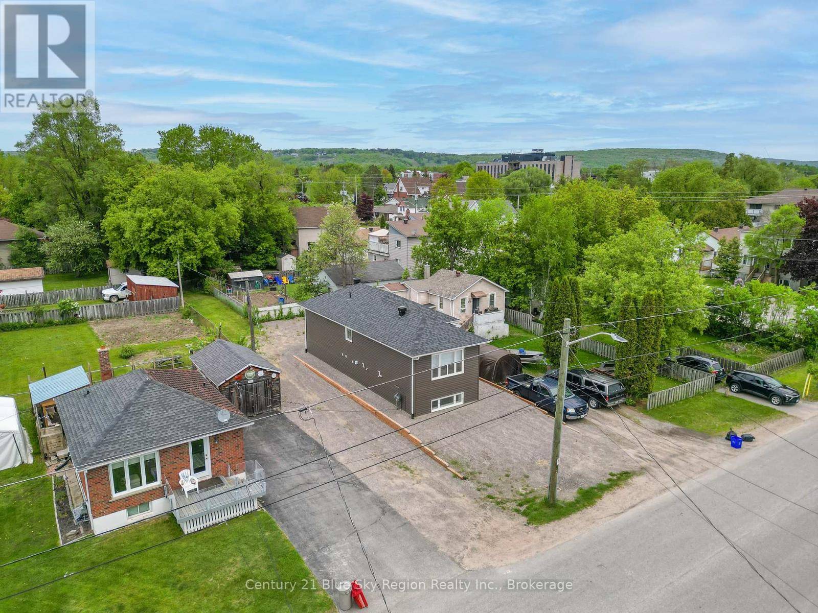 North Bay (central), ON P1B3Z2,1556 FRASER STREET