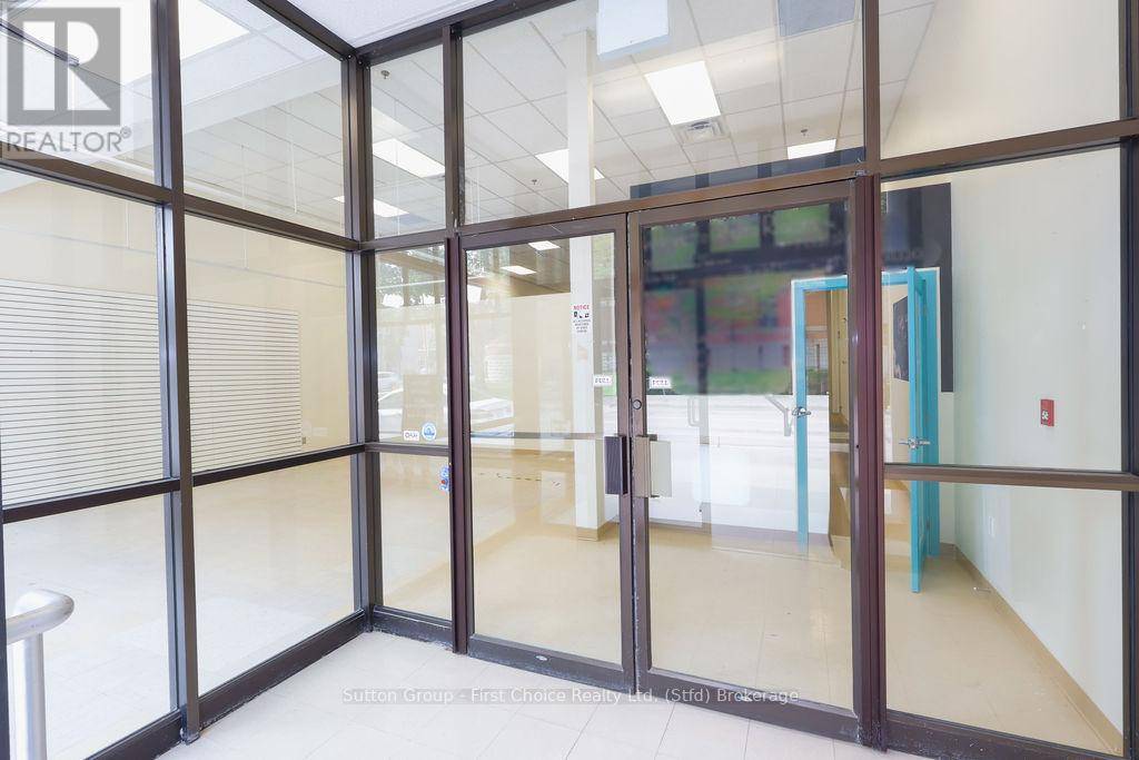 Stratford, ON N5A3K2,65 ALBERT ST #B