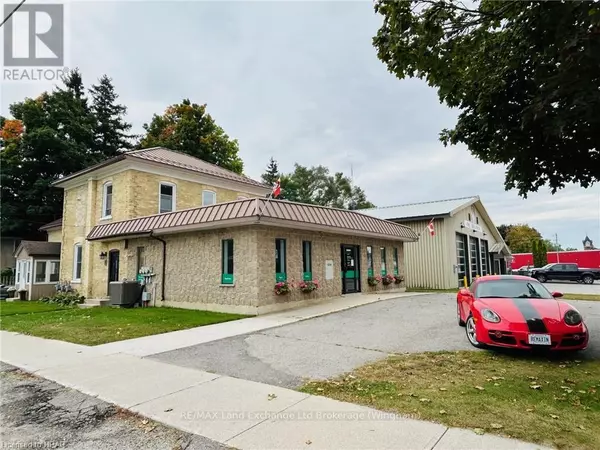 8 ALFRED STREET E, North Huron (wingham), ON N0G2W0