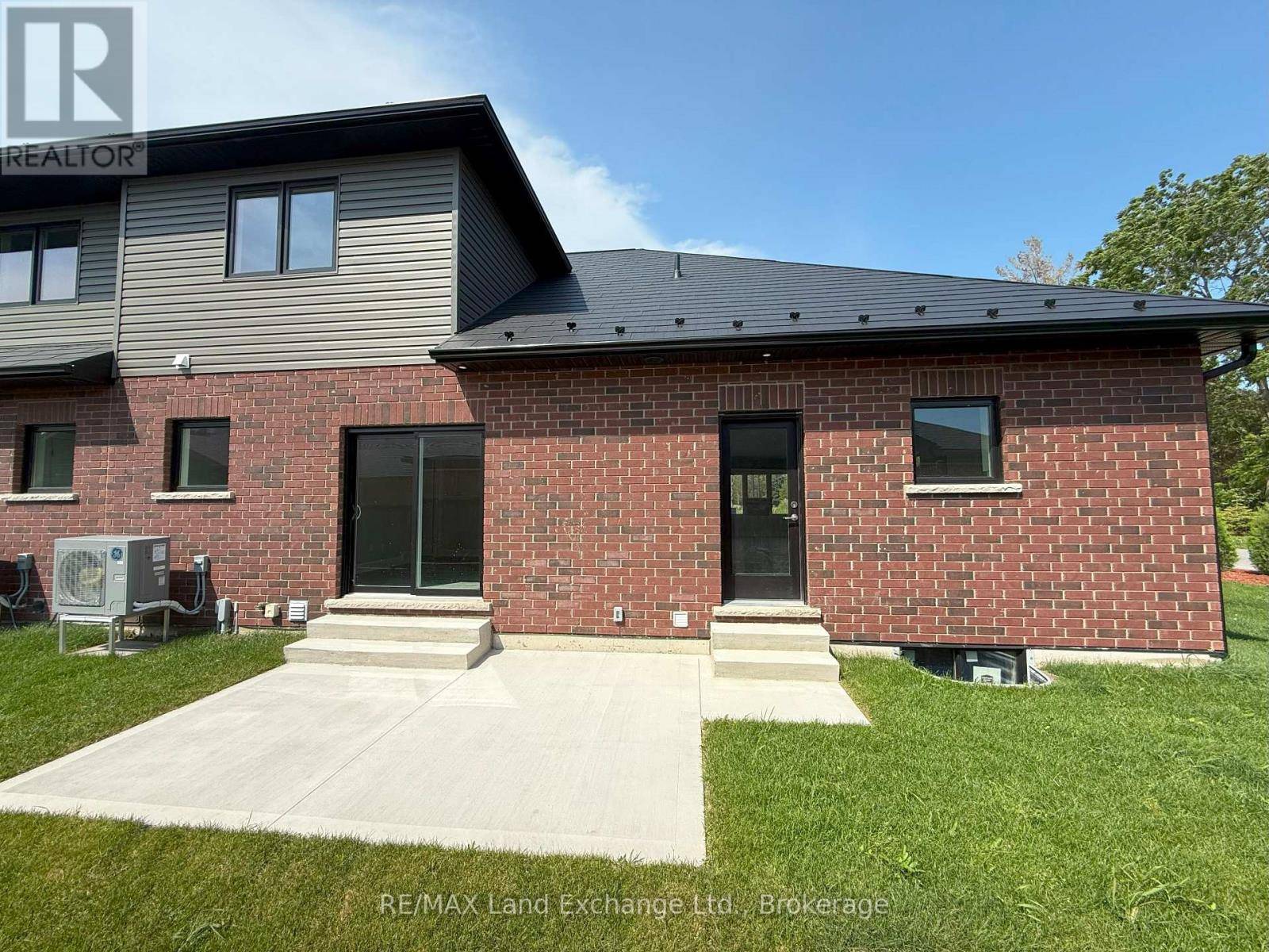 Kincardine, ON N2Z0G1,8 GOLF LINKS RD #Unit 1