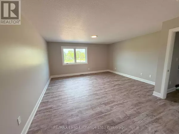 Kincardine, ON N2Z0G1,8 GOLF LINKS RD #Unit 3