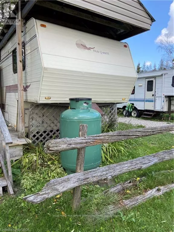 Northern Bruce Peninsula, ON N0H2R0,9 TAMARAC RD #5