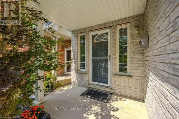 Guelph (pine Ridge), ON N1L1L4,61 MARSH CRESCENT