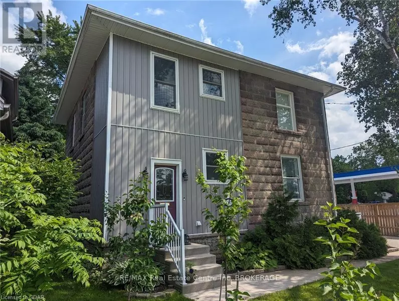 180 UNION STREET W, Centre Wellington (fergus), ON N1M1V3