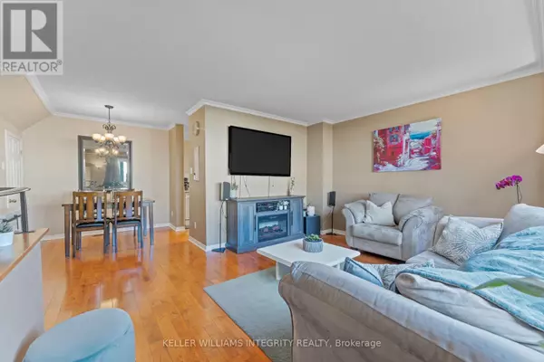 Ottawa, ON K2H8Y2,36D Forester CRES #210