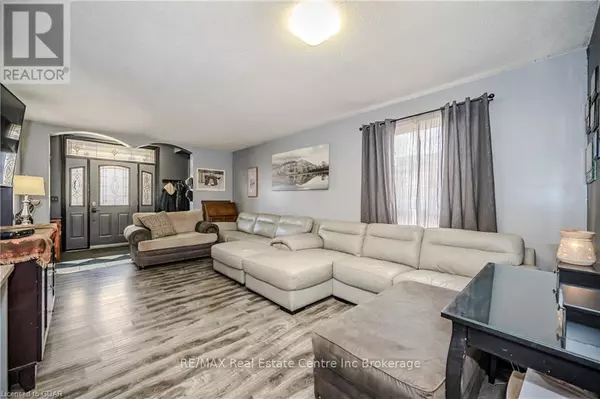 Guelph (grange Hill East), ON N1E7A4,400 STARWOOD DRIVE