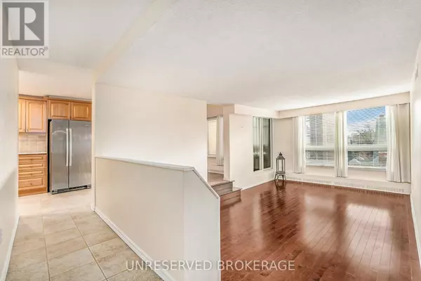 Ottawa, ON K1N8X6,373 Laurier AVE East #404