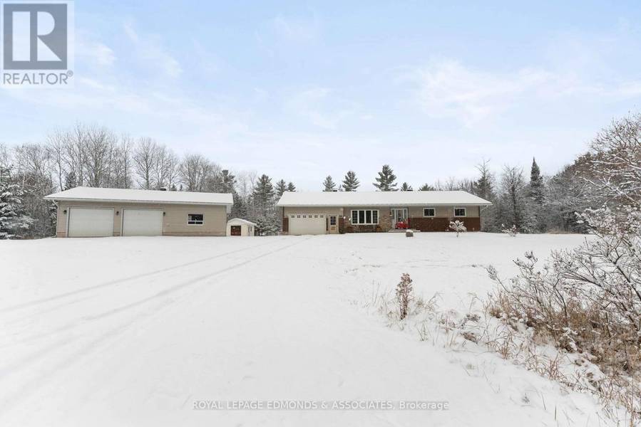 884 WITT ROAD, Laurentian Valley, ON K8A6W8