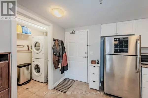 Guelph (pine Ridge), ON N1L0J8,60 Lynnmore ST #201