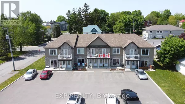 North Glengarry, ON K0C1A0,73 KENYON STREET E