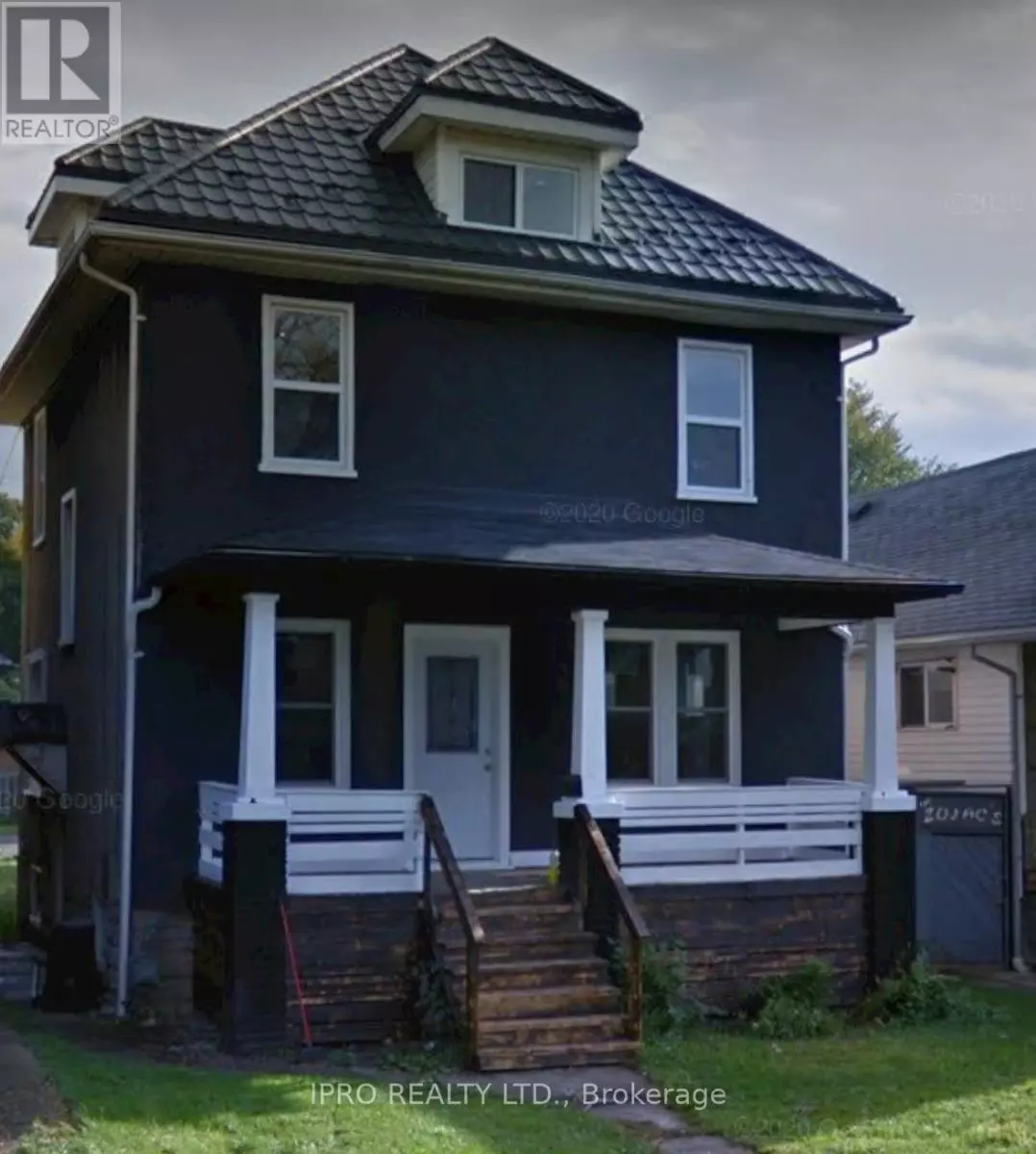 Windsor, ON N9A4X7,952 BRUCE AVENUE