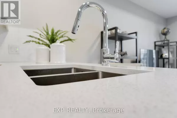 Perth, ON K7H1K9,31 ERIC DEVLIN LN #222