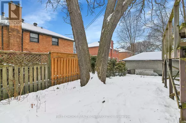 Ottawa, ON K1Z5E4,529 CHURCHILL AVENUE N