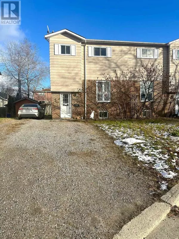 22 DOVER COURT, North Bay (college Heights), ON P1B9G7