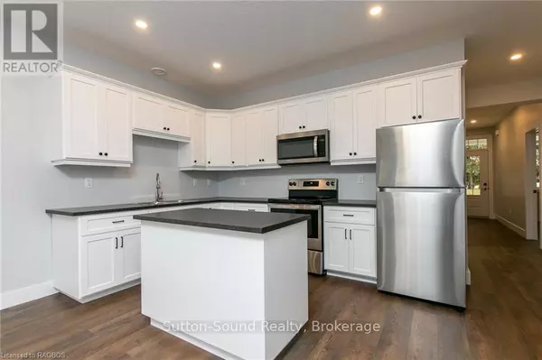 South Bruce Peninsula, ON N0H1P0,202 Queen ST West #2